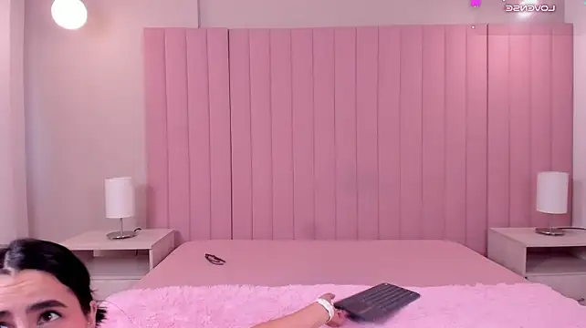 MiaLiore_ live cam on StripChat