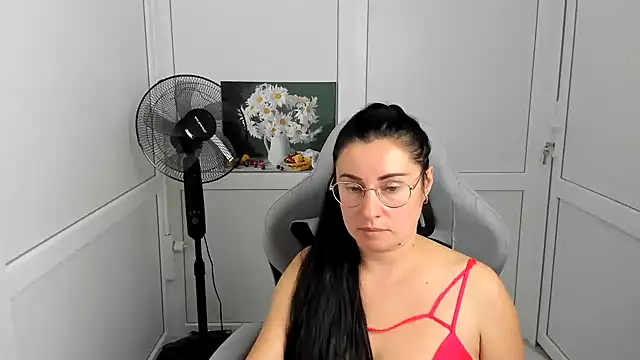 Live sex cam of ChloeVibee