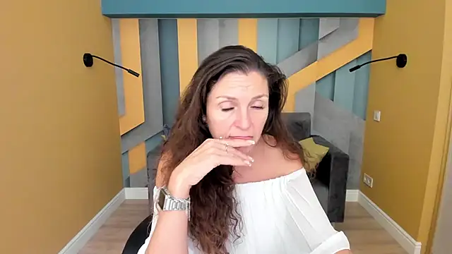 EllaLong live cam on StripChat