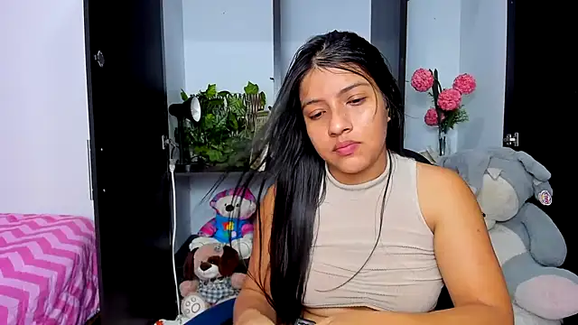 zara_cute live cam on StripChat