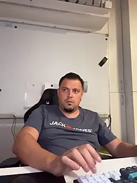 snayperm123 live cam on StripChat