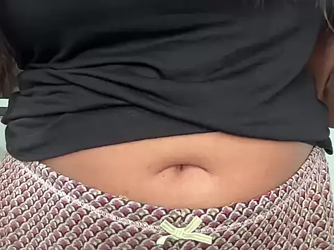 Saranyatelugu9 live cam on StripChat