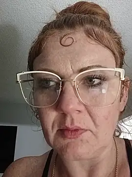 nakedgarbageperson live cam on StripChat
