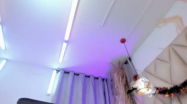 Ibbie_drastic live cam on StripChat