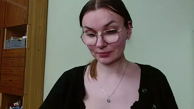 LooveELLYx live cam on StripChat