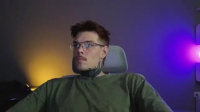 DENIS_HERE on Stripchat