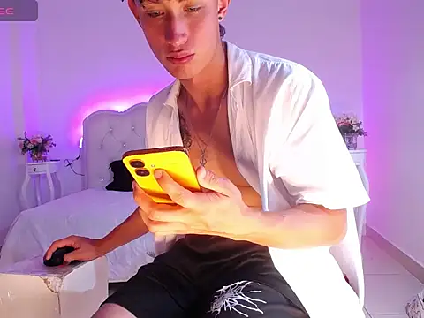 Maverick27_ live cam on StripChat