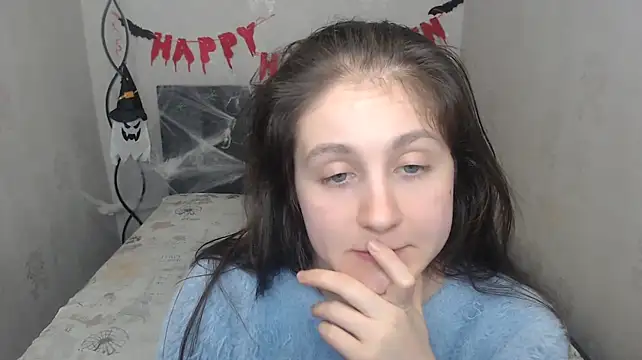 Holliy_Cooper live cam on StripChat