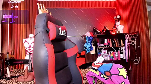 XiaQueen live cam on StripChat