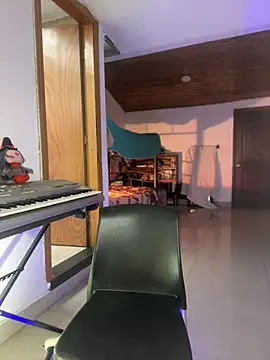 NikkiNix