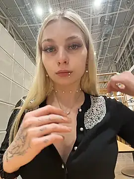 AngelinaTous live cam on StripChat