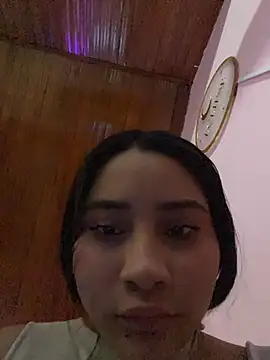 maliha_ec live cam on StripChat