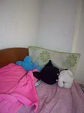 ChloeCollins__ live cam on StripChat