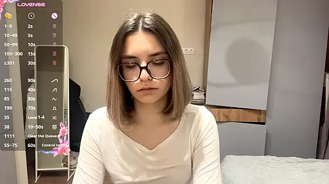 AnnaVelvetFire live cam on StripChat