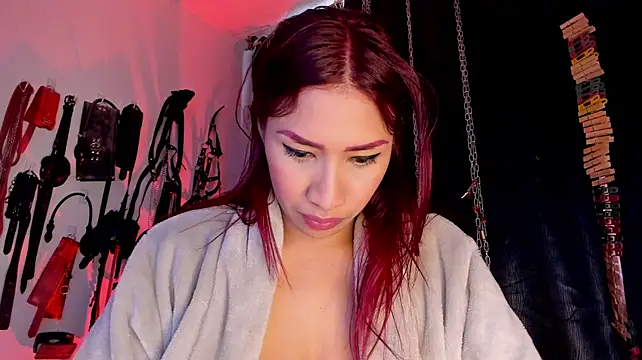 charrlotte_quinn live cam on StripChat
