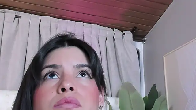 Astrid_Velle__ live cam on StripChat