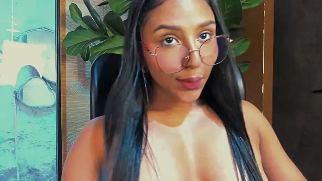 Victoria_Gonzalez live cam on StripChat