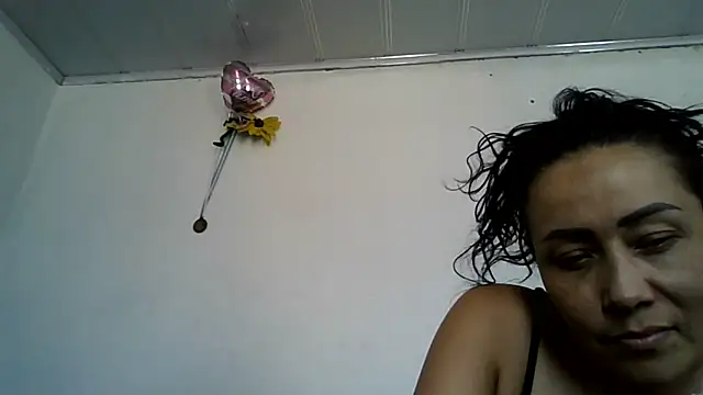 gaby_trent live cam on StripChat
