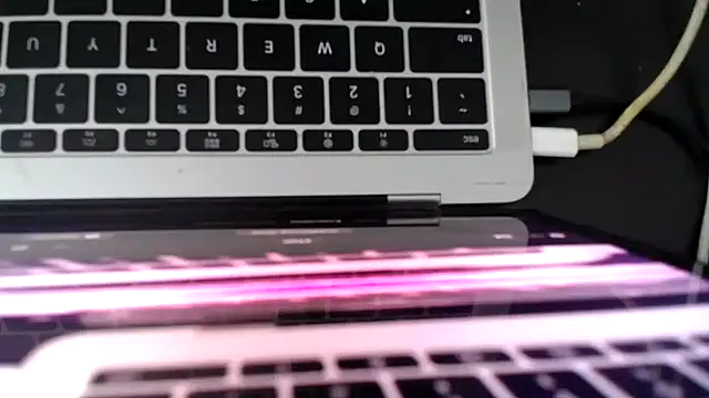 Niya_queen_dancer live sex cam