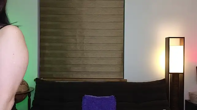Lila_West live cam on StripChat