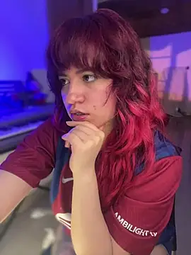 NikkiNix