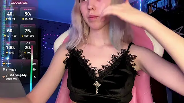Модель: LittleBlondeKitten
