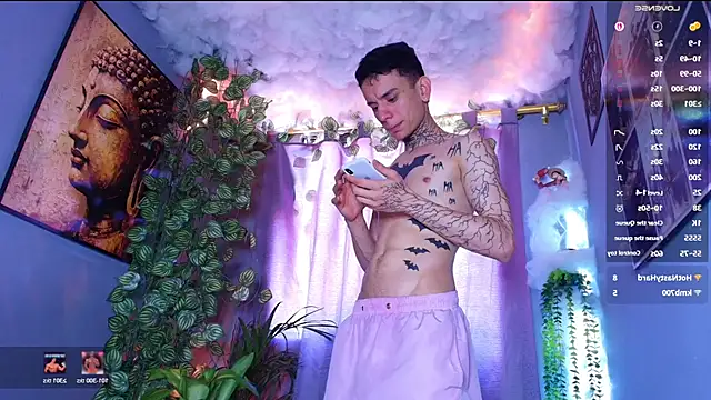 TheBatMansion live cam on StripChat