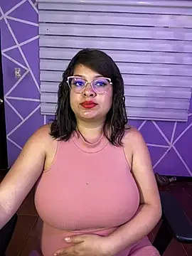 MiiaaJoness live cam on StripChat