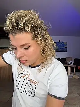 Georgiafox live cam on StripChat