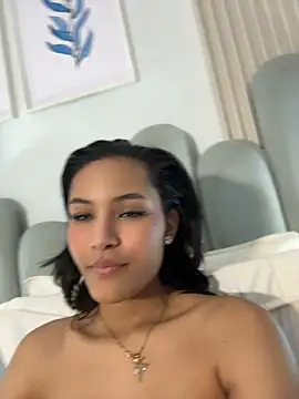 elena_velez