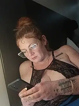 nakedgarbageperson live cam on StripChat