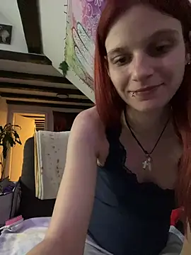 LeylaSquirtyBirty live cam on StripChat