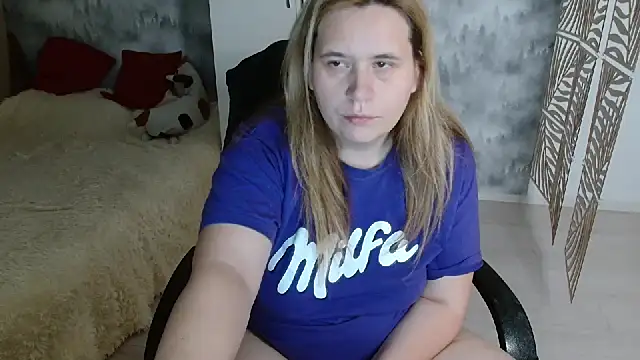 AdelinaLawson live cam on StripChat