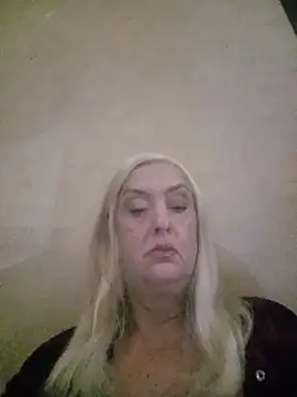 Julia20X live cam on StripChat