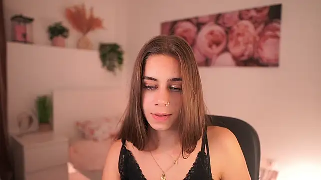 OliviaMoretti live cam on StripChat