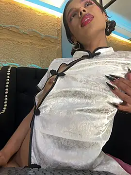 naomi_hill1 live cam on StripChat