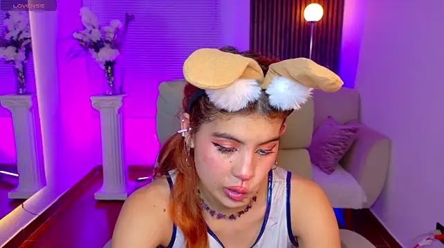 dahlia_grey live cam on StripChat