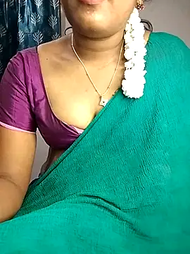 Tamil_Kavitha live cam on StripChat