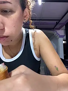 LunaVal_ live cam on StripChat