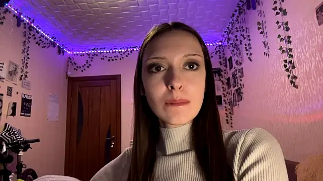 LoretaRosek live cam on StripChat