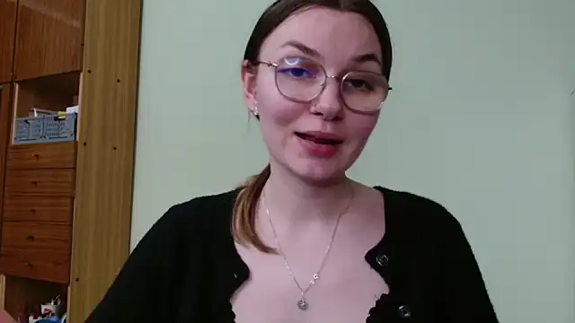 LooveELLYx live cam on StripChat