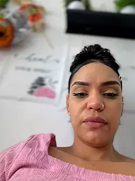 Sara-77 live sex cam