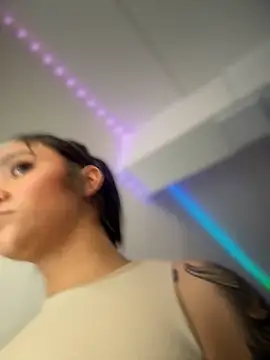 isabella-teen (F teen) - Flash Ass🍑