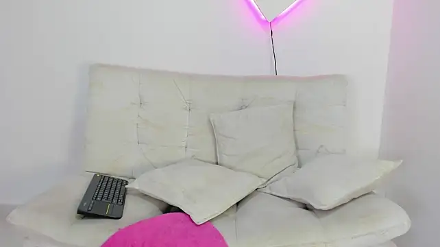 ArohomLester_
