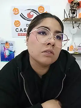Sofia_Honey1 live cam on StripChat