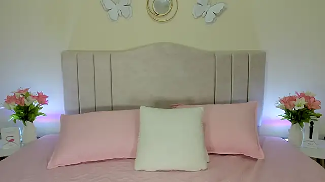 Valeria_Cruz83 live cam on StripChat
