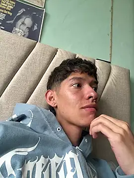 heyy_noah11 live cam