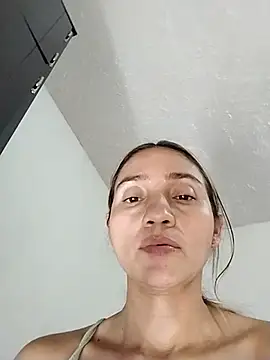 isaa- live cam on StripChat