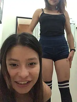 3littles live cam on StripChat
