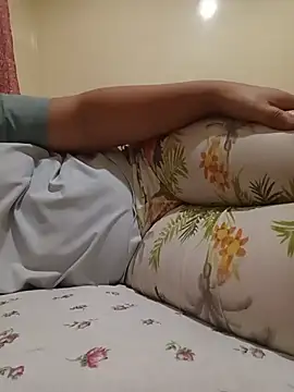 Farah-_nono live cam on StripChat